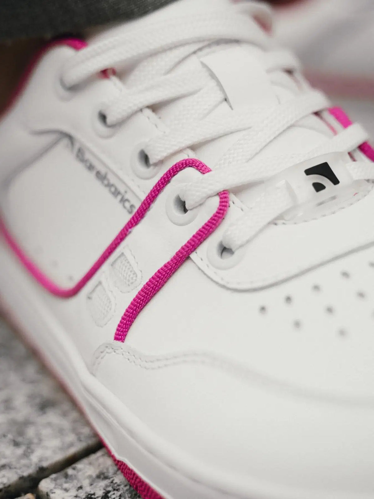 Barfuß-Sneaker Barebarics Arise - Weiß & Himbeerrosa