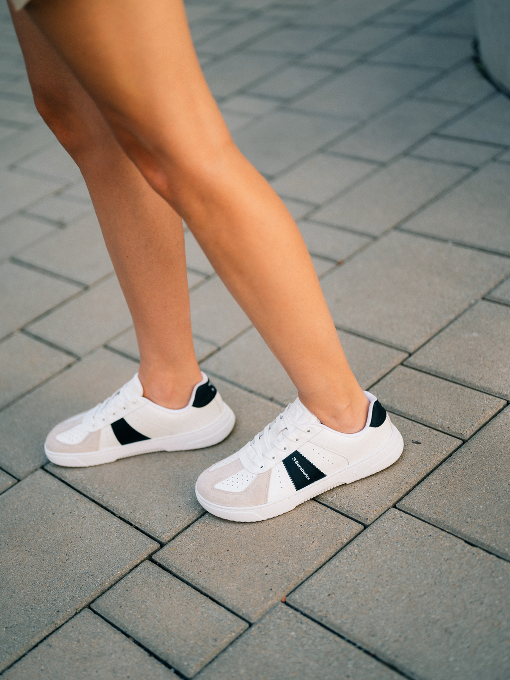 Barfuß-Sneaker Barebarics Icara – Weiß & Beige
