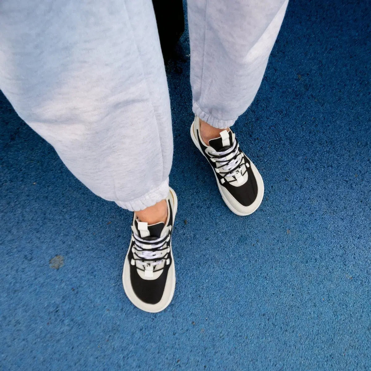 Barfuß Sneaker Barebarics Revive - Hellgrau & Schwarz