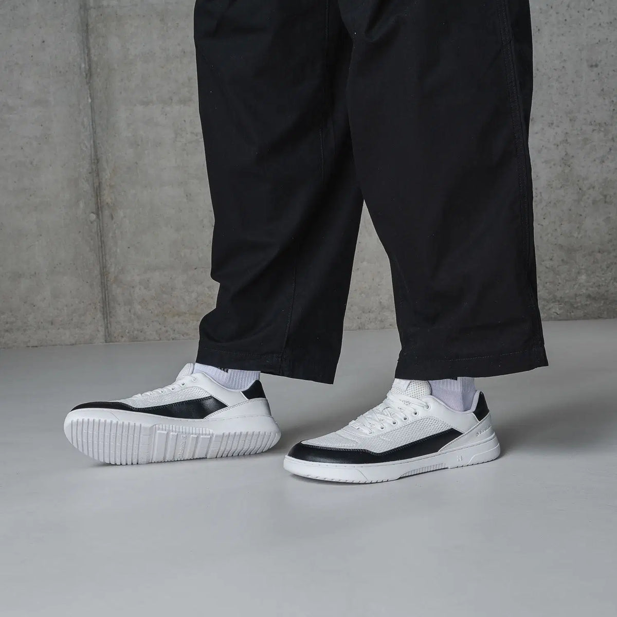 Barfuß-Sneaker Barebarics Vaporo – Weiß & Schwarz