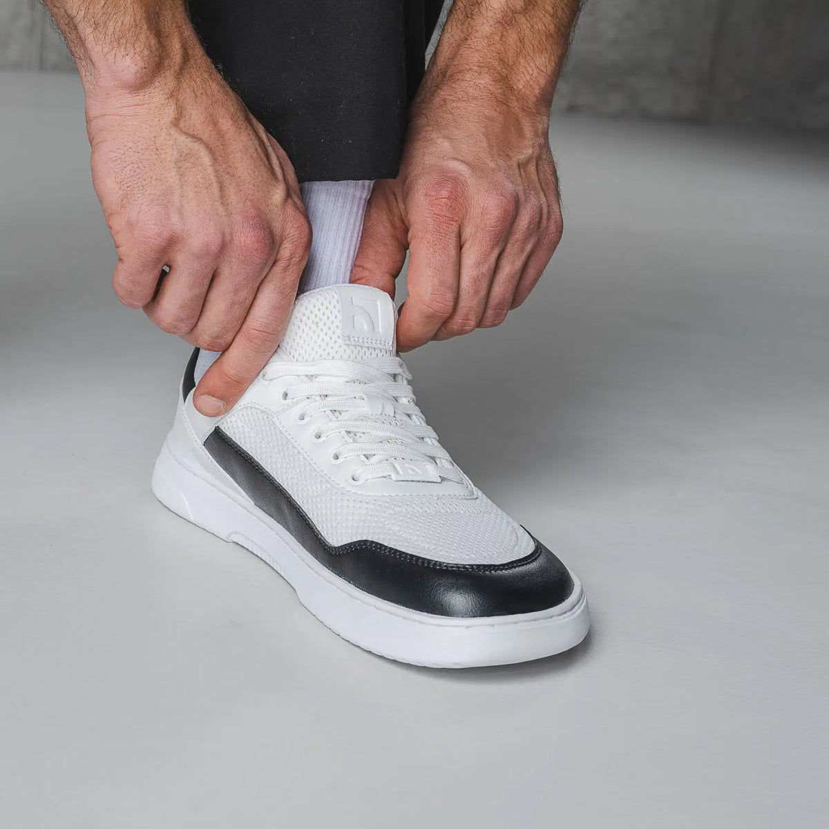 Barfuß-Sneaker Barebarics Vaporo – Weiß & Schwarz