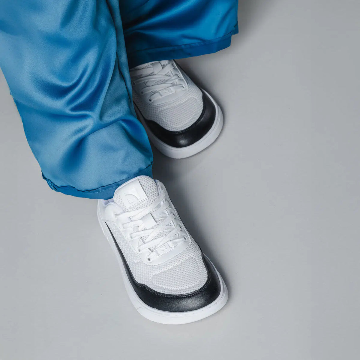 Barfuß-Sneaker Barebarics Vaporo – Weiß & Schwarz