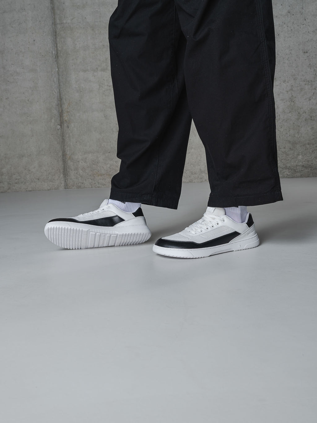 Barfuß-Sneaker Barebarics Vaporo – Weiß & Schwarz
