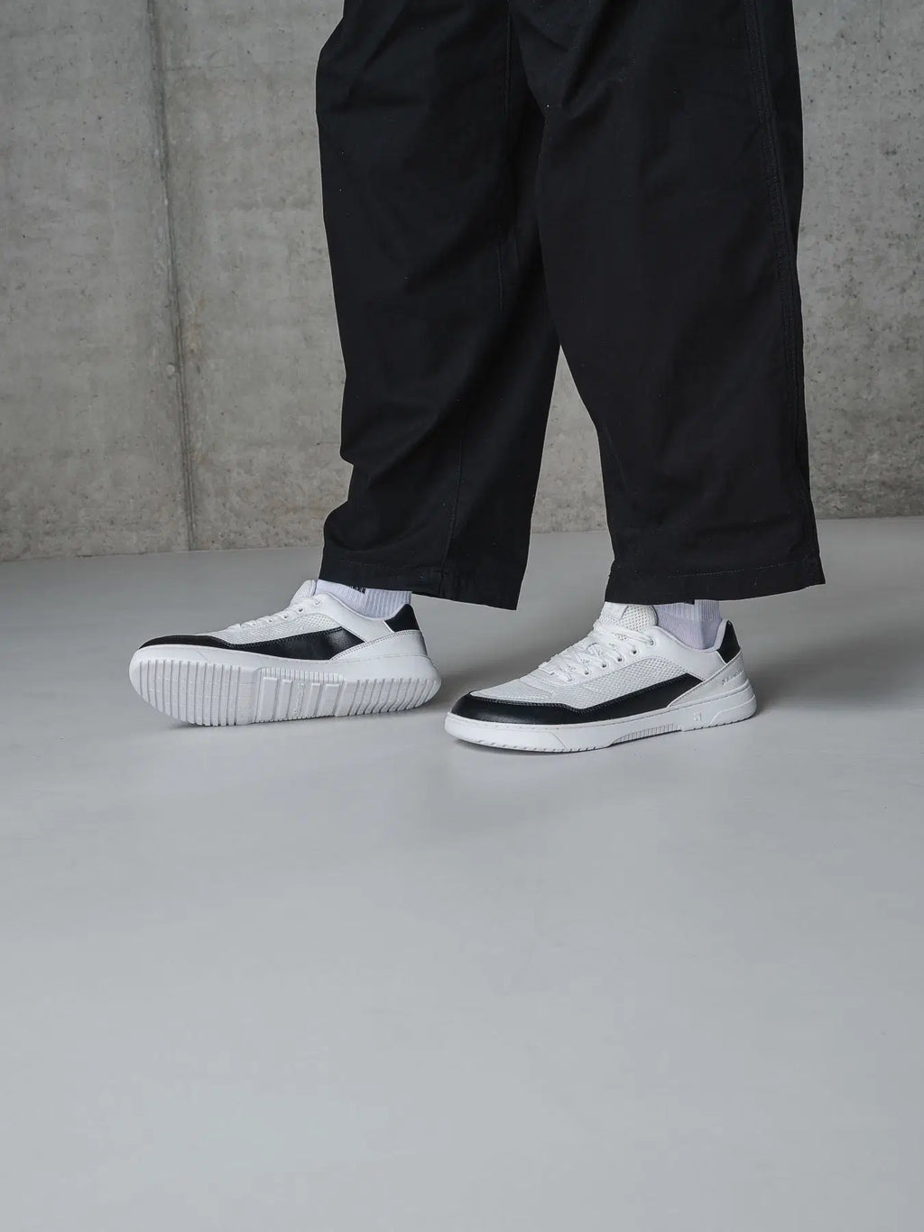 Barfuß-Sneaker Barebarics Vaporo – Weiß & Schwarz
