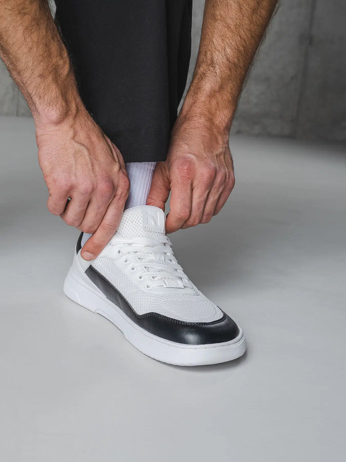 Barfuß-Sneaker Barebarics Vaporo – Weiß & Schwarz